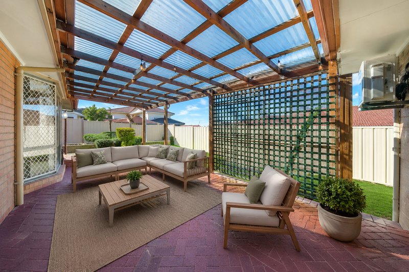 Photo - 15 White Cliffs Avenue, Hoxton Park NSW 2171 - Image 13