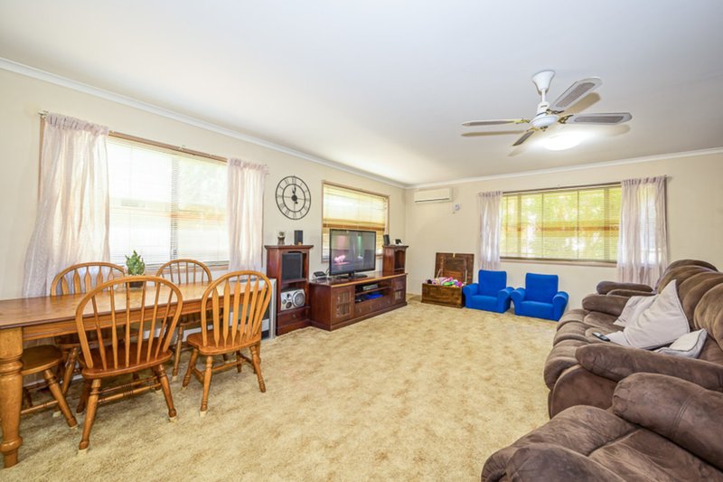 Photo - 15 Whiting Street, Beachmere QLD 4510 - Image 4