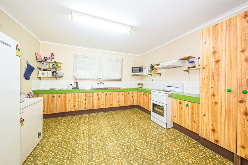 Photo - 15 Whiting Street, Beachmere QLD 4510 - Image 5