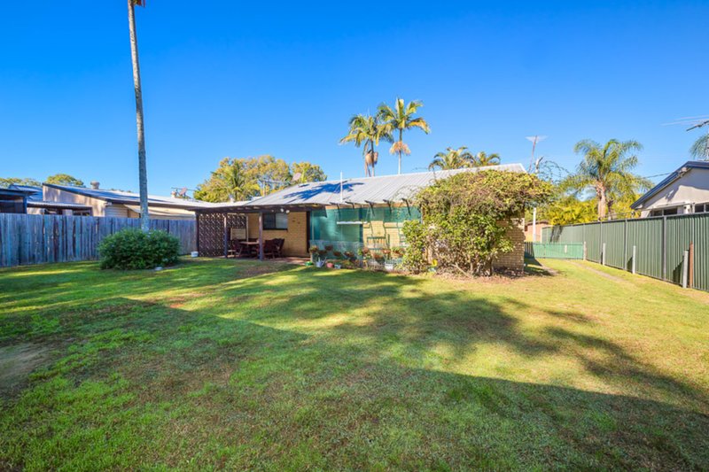 Photo - 15 Whiting Street, Beachmere QLD 4510 - Image 6