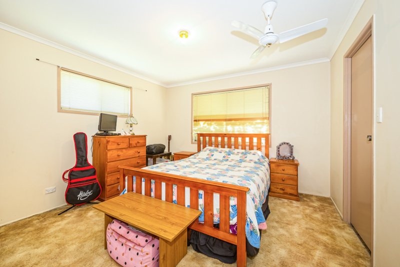 Photo - 15 Whiting Street, Beachmere QLD 4510 - Image 7