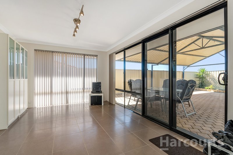 Photo - 15 Wilcannia Elbow , Currambine WA 6028 - Image 6