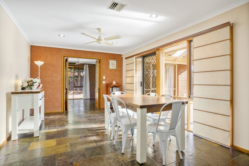 Photo - 15 Wildflower Crescent, Hoppers Crossing VIC 3029 - Image 6