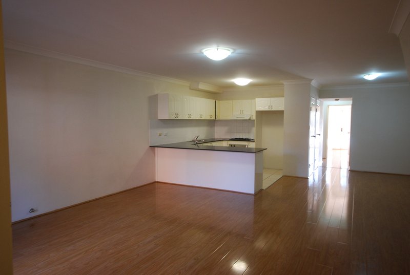 Photo - 1/5 William Street, Fairfield NSW 2165 - Image 4