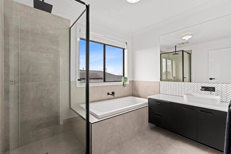 Photo - 15 Windansea Street, Armstrong Creek VIC 3217 - Image 8