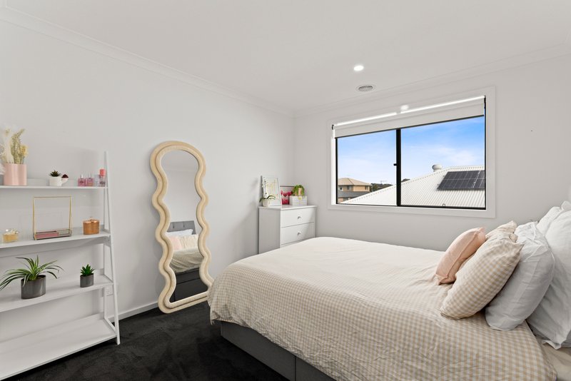 Photo - 15 Windansea Street, Armstrong Creek VIC 3217 - Image 11