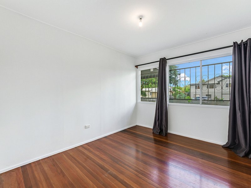 Photo - 15 Windrest Street, Strathpine QLD 4500 - Image 8