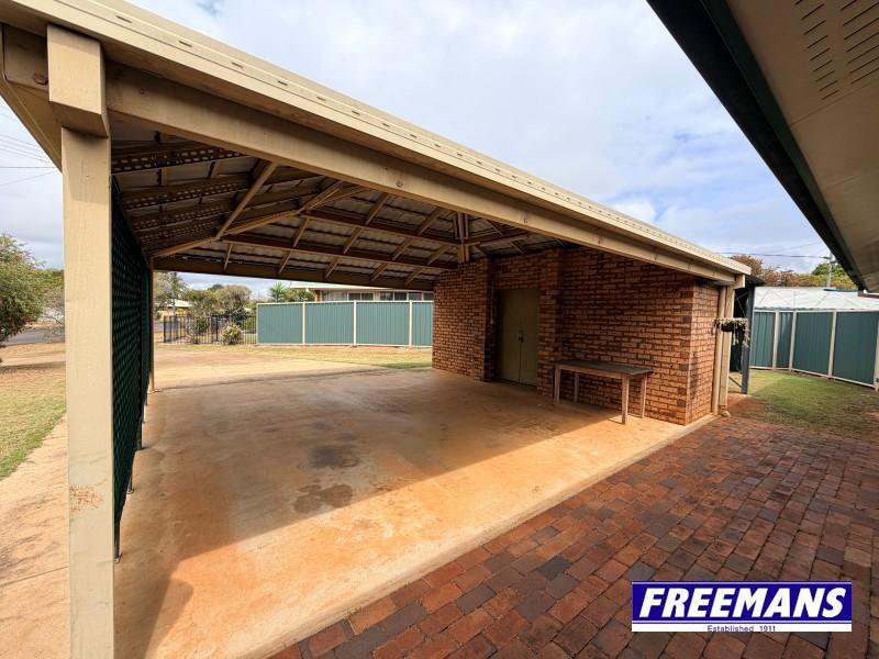 Photo - 15 Windsor Circle, Kingaroy QLD 4610 - Image 3