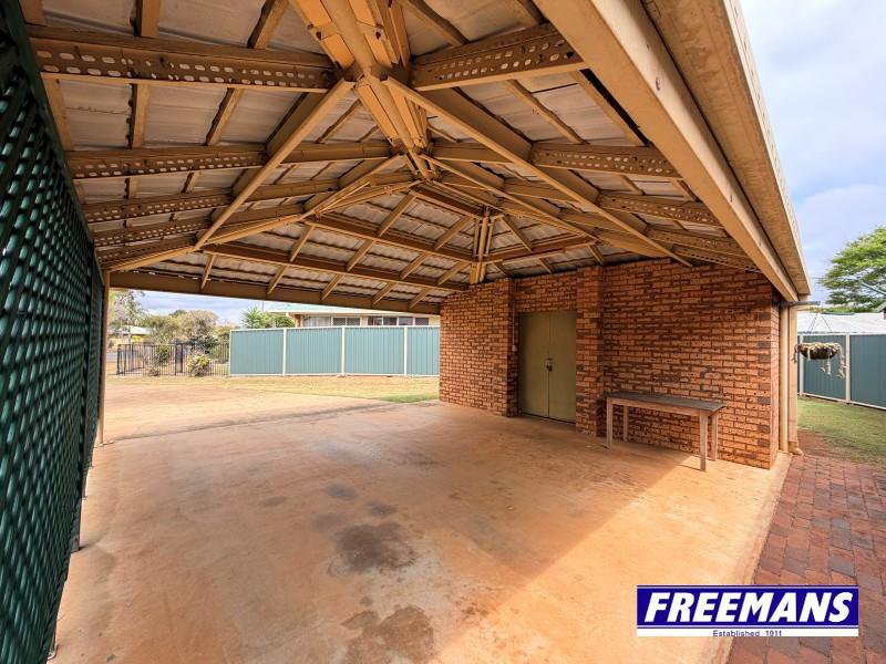 Photo - 15 Windsor Circle, Kingaroy QLD 4610 - Image 4