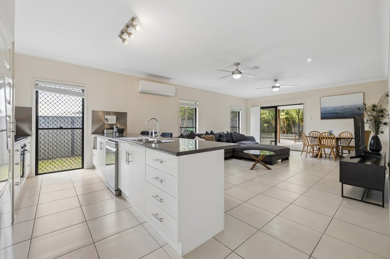 Photo - 15 Winlock Circuit, Warner QLD 4500 - Image 11
