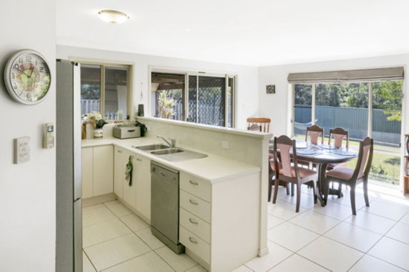 Photo - 15 Winston Court, Landsborough QLD 4550 - Image 5