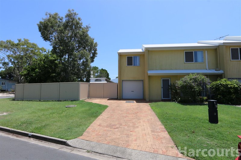 Photo - 1/5 Winston Drive, Bongaree QLD 4507 - Image 1