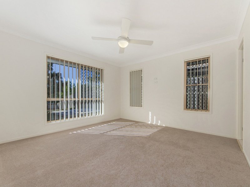 Photo - 15 Witheren Circuit, Pacific Pines QLD 4211 - Image 7