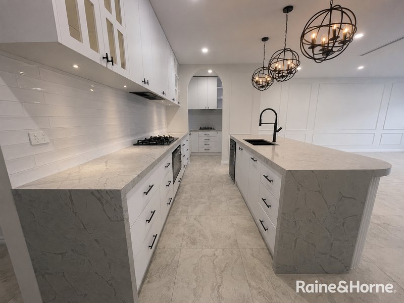 Photo - 15 Wombargo Crescent, Wollert VIC 3750 - Image 3