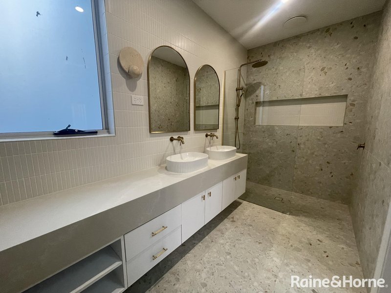 Photo - 15 Wombargo Crescent, Wollert VIC 3750 - Image 9