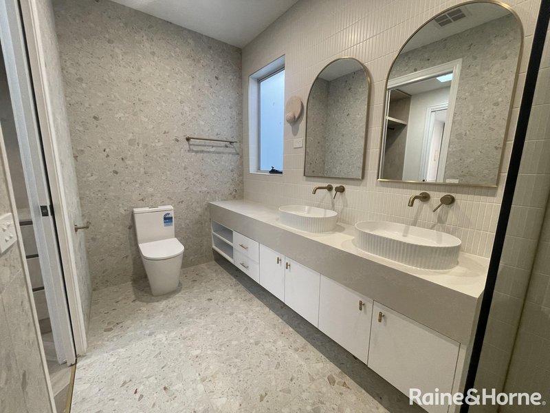 Photo - 15 Wombargo Crescent, Wollert VIC 3750 - Image 10
