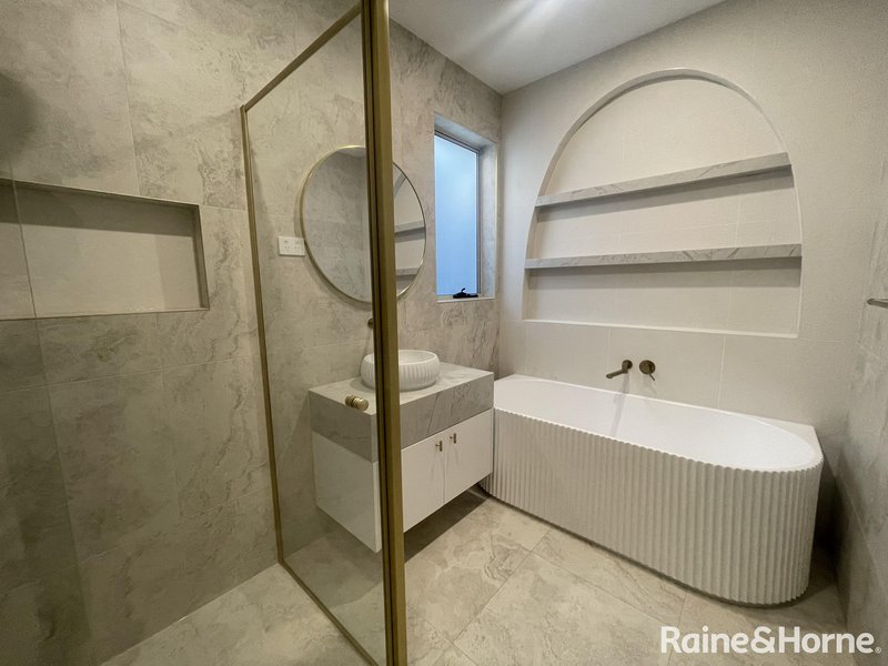 Photo - 15 Wombargo Crescent, Wollert VIC 3750 - Image 11