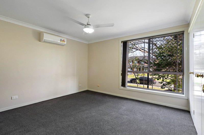 Photo - 15 Womra Crescent, Glenmore Park NSW 2745 - Image 4