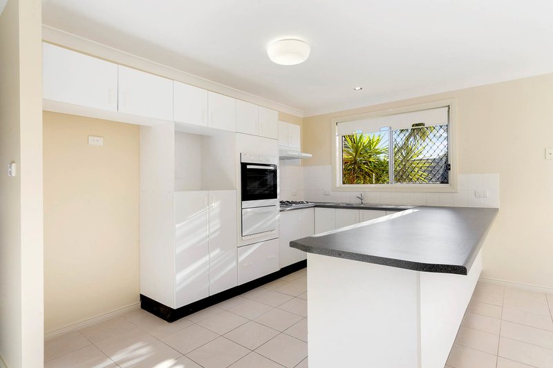 Photo - 15 Womra Crescent, Glenmore Park NSW 2745 - Image 3