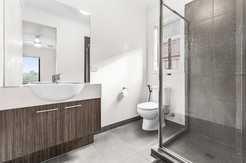 Photo - 15 Wonderland Road, Werribee VIC 3030 - Image 3