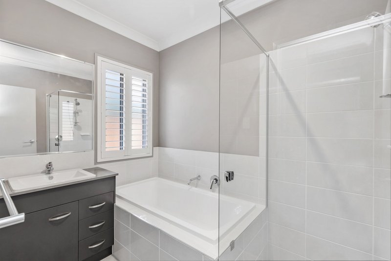 Photo - 15 Wood Crescent, Baringa QLD 4551 - Image 9
