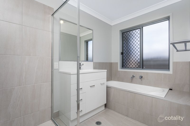 Photo - 1/5 Woodlands Avenue, Petrie QLD 4502 - Image 8