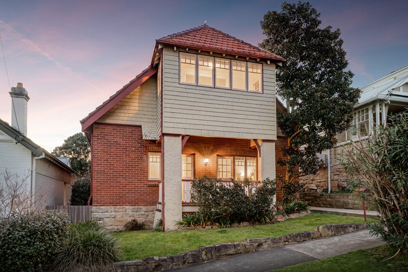 Photo - 15 Woods Parade, Fairlight NSW 2094 - Image 1