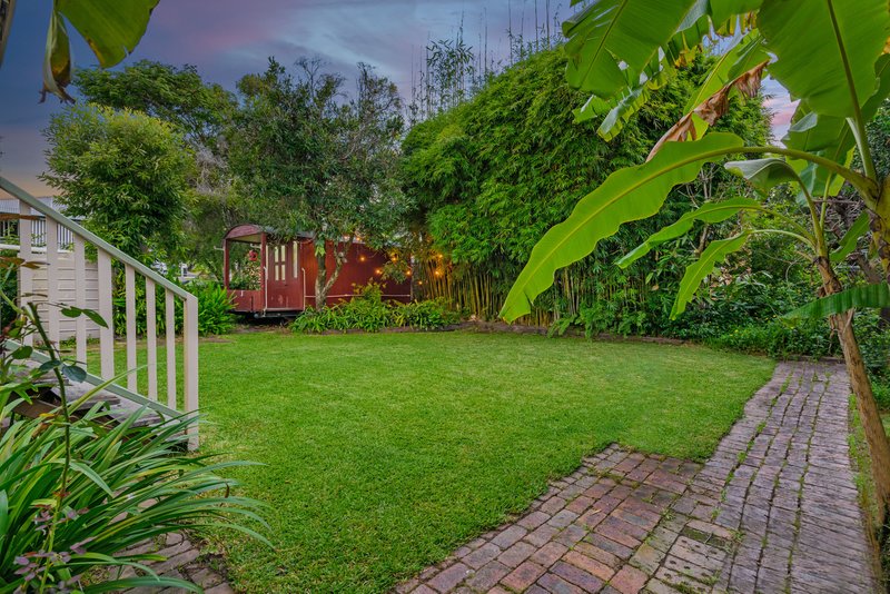 Photo - 15 Wylie Avenue, Coorparoo QLD 4151 - Image 12