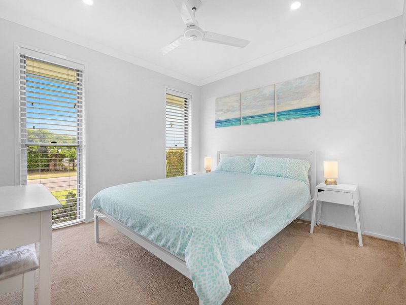 Photo - 15 Wylie Way, Urraween QLD 4655 - Image 6