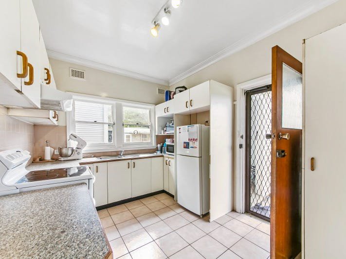 Photo - 15 Yarbon Street, Wentworthville NSW 2145 - Image 2