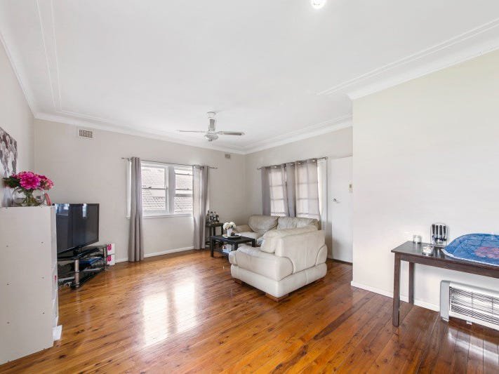 Photo - 15 Yarbon Street, Wentworthville NSW 2145 - Image 3