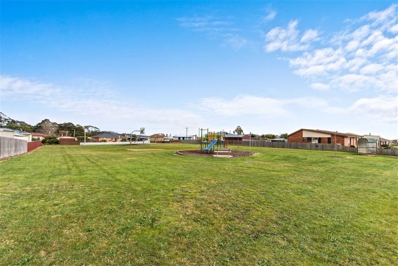 Photo - 15 Yaxley Street, Penguin TAS 7316 - Image 12