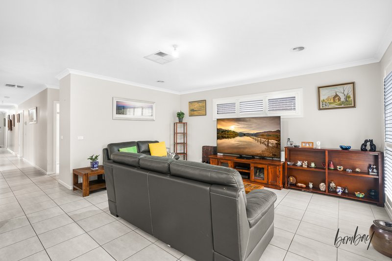 Photo - 15 Yumbarra Parade, Wollert VIC 3750 - Image 11