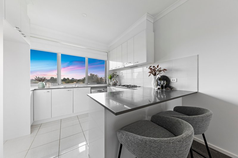 Photo - 15 Zara Court, Officer VIC 3809 - Image 3