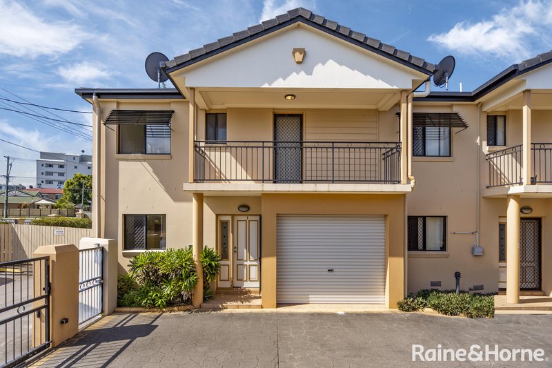 Photo - 1/50-54 John Street, Redcliffe QLD 4020 - Image 2