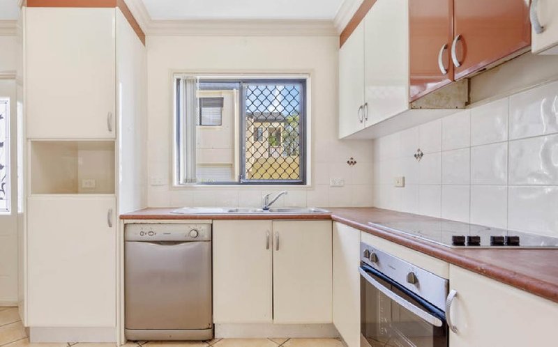Photo - 1/50-54 John Street, Redcliffe QLD 4020 - Image 4