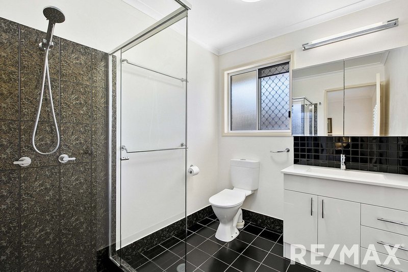 Photo - 150 Bideford Street, Torquay QLD 4655 - Image 11