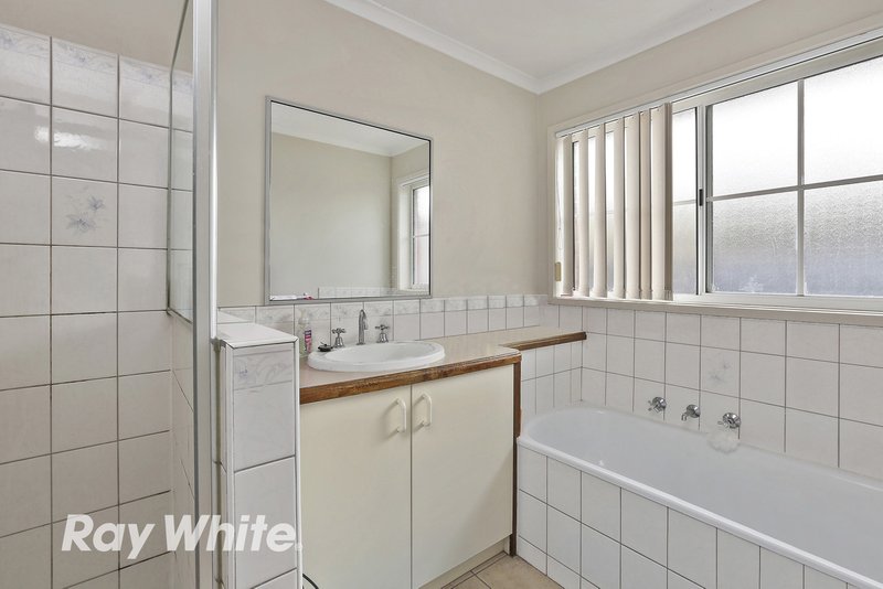 Photo - 1/50 Cameron Crescent, Lara VIC 3212 - Image 5