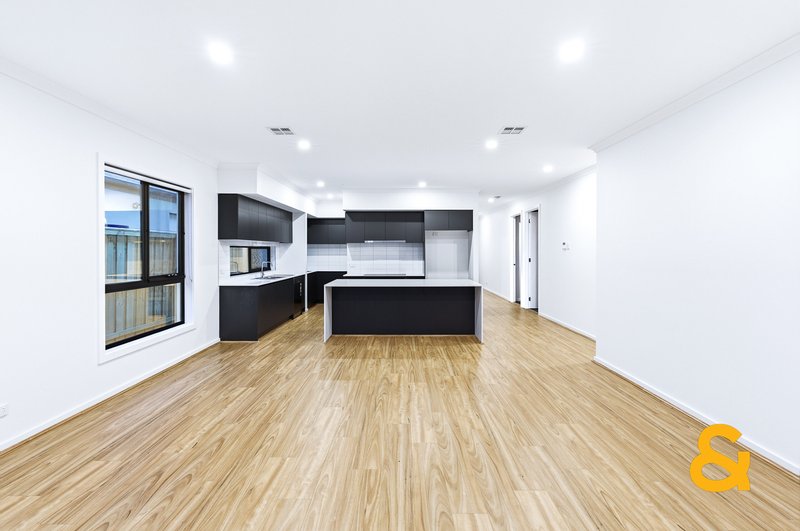 Photo - 150 Campestre Drive, Sunbury VIC 3429 - Image 4