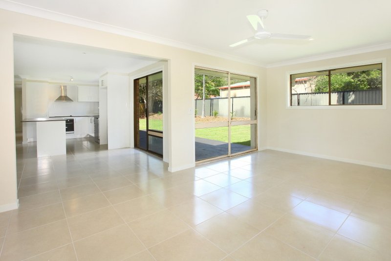 Photo - 150 Discovery Drive, Helensvale QLD 4212 - Image 5