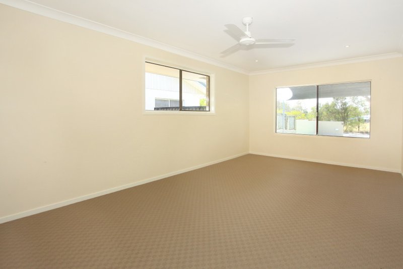 Photo - 150 Discovery Drive, Helensvale QLD 4212 - Image 10