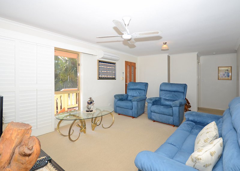 Photo - 150 Hammond Street, Urangan QLD 4655 - Image 3