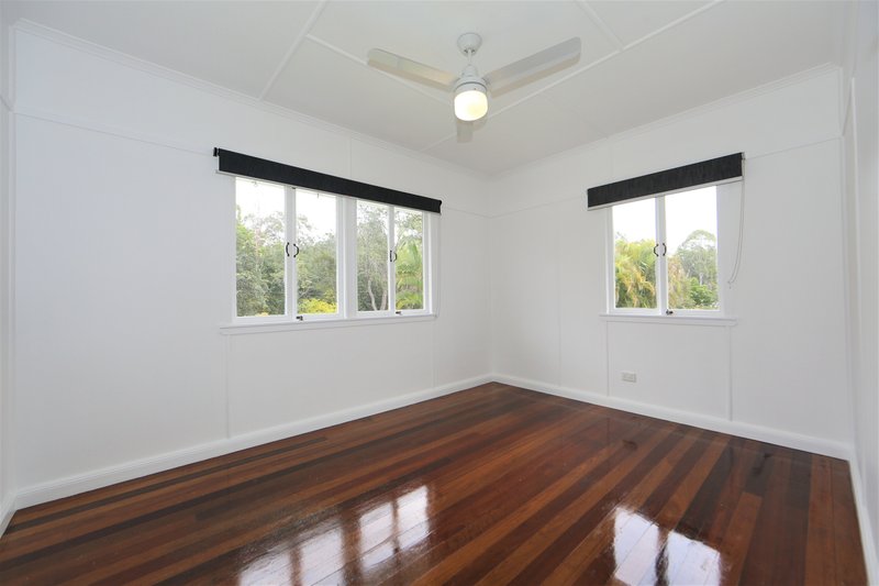 Photo - 150 Lawn Street, Holland Park QLD 4121 - Image 4