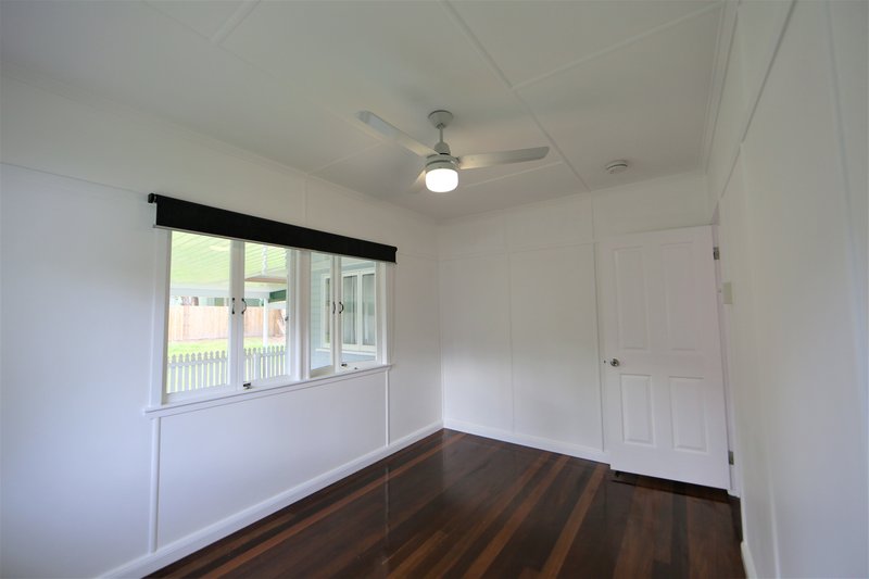 Photo - 150 Lawn Street, Holland Park QLD 4121 - Image 5