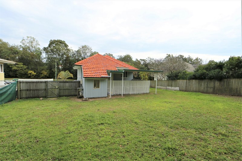 Photo - 150 Lawn Street, Holland Park QLD 4121 - Image 10