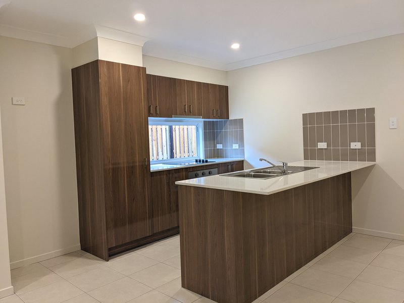 Photo - 1/50 Merino Street, Park Ridge QLD 4125 - Image 2