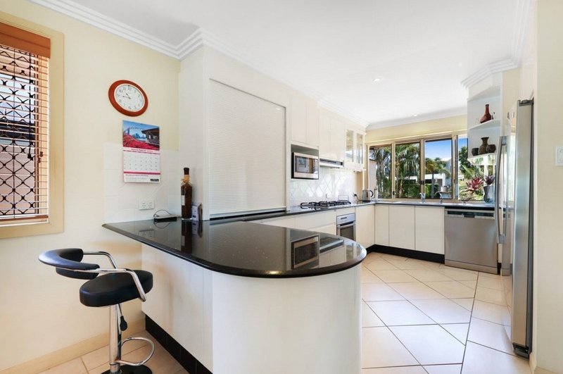 Photo - 150 Monaco Street, Broadbeach Waters QLD 4218 - Image 15