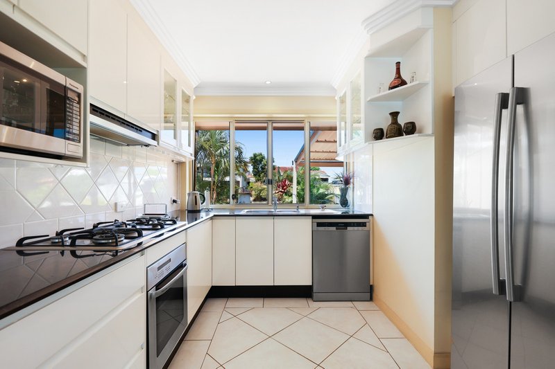 Photo - 150 Monaco Street, Broadbeach Waters QLD 4218 - Image 7