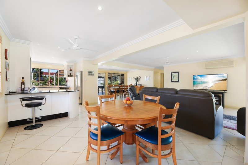 Photo - 150 Monaco Street, Broadbeach Waters QLD 4218 - Image 8