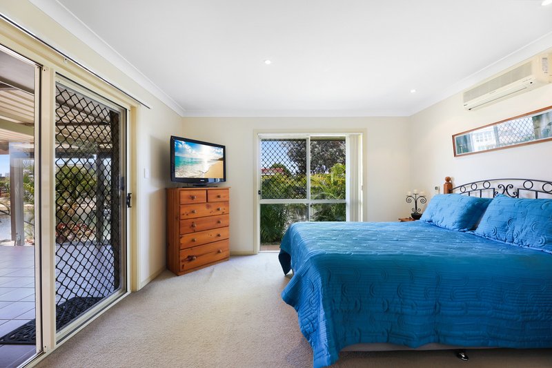 Photo - 150 Monaco Street, Broadbeach Waters QLD 4218 - Image 9